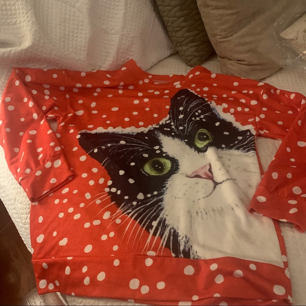 Kitty sweatshirt. Playful and cute